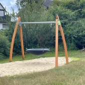 Bild vom Spielplatz anzeigen.