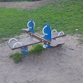 Bild vom Spielplatz anzeigen.