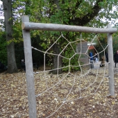 Bild vom Spielplatz anzeigen.