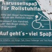 Bild vom Spielplatz anzeigen.