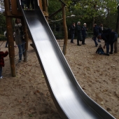 Bild vom Spielplatz anzeigen.
