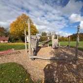 Bild vom Spielplatz anzeigen.