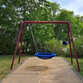 Bild vom Spielplatz anzeigen.