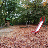 Bild vom Spielplatz anzeigen.