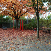 Bild vom Spielplatz anzeigen.