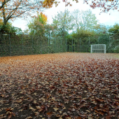 Bild vom Spielplatz anzeigen.