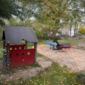 Bild vom Spielplatz anzeigen.