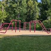 Bild vom Spielplatz anzeigen.