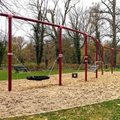 Bild vom Spielplatz anzeigen.