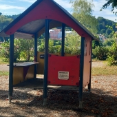 Bild vom Spielplatz anzeigen.