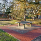 Bild vom Spielplatz anzeigen.