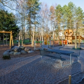 Bild vom Spielplatz anzeigen.