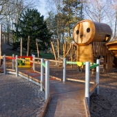 Bild vom Spielplatz anzeigen.