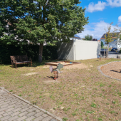 Bild vom Spielplatz anzeigen.