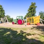 Bild vom Spielplatz anzeigen.