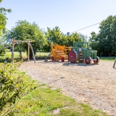 Bild vom Spielplatz anzeigen.