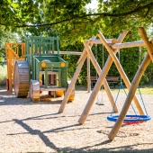 Bild vom Spielplatz anzeigen.