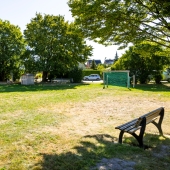 Bild vom Spielplatz anzeigen.