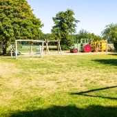 Bild vom Spielplatz anzeigen.
