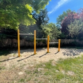 Bild vom Spielplatz anzeigen.