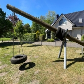 Bild vom Spielplatz anzeigen.