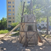 Bild vom Spielplatz anzeigen.