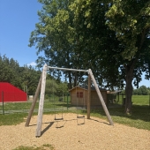 Bild vom Spielplatz anzeigen.