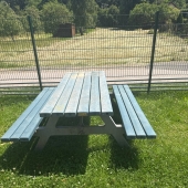 Bild vom Spielplatz anzeigen.