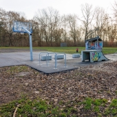 Bild vom Spielplatz anzeigen.