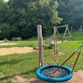 Bild vom Spielplatz anzeigen.