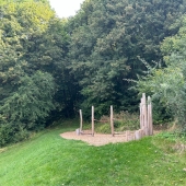 Bild vom Spielplatz anzeigen.