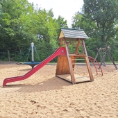 Bild vom Spielplatz anzeigen.