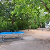 Bild vom Spielplatz anzeigen.
