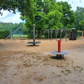 Bild vom Spielplatz anzeigen.