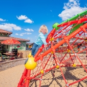 Bild vom Spielplatz anzeigen.