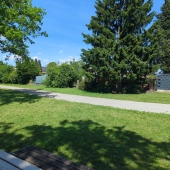 Bild vom Spielplatz anzeigen.