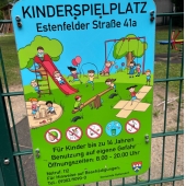 Bild vom Spielplatz anzeigen.