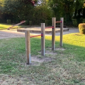 Bild vom Spielplatz anzeigen.