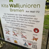 Bild vom Spielplatz anzeigen.