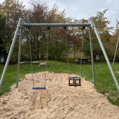Bild vom Spielplatz anzeigen.