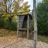 Bild vom Spielplatz anzeigen.