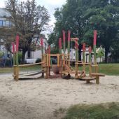 Bild vom Spielplatz anzeigen.
