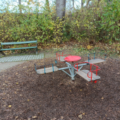 Bild vom Spielplatz anzeigen.