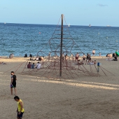 Bild vom Spielplatz anzeigen.