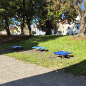 Bild vom Spielplatz anzeigen.