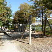 Bild vom Spielplatz anzeigen.