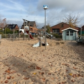 Bild vom Spielplatz anzeigen.