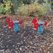 Bild vom Spielplatz anzeigen.