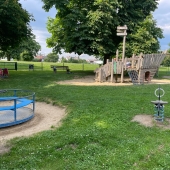 Bild vom Spielplatz anzeigen.