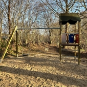 Bild vom Spielplatz anzeigen.